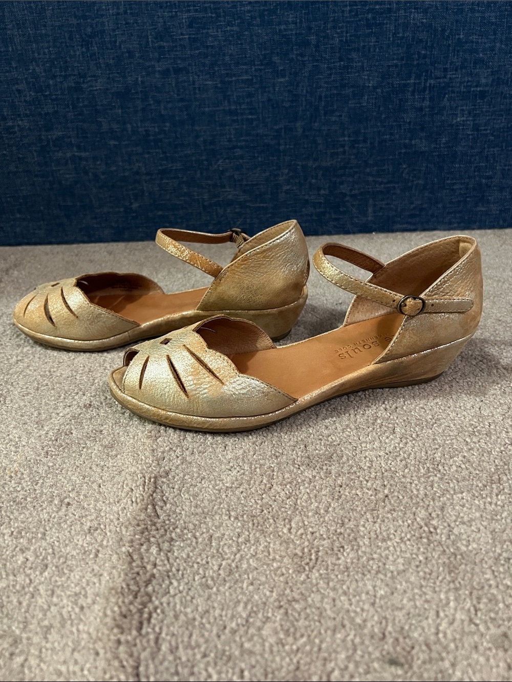 Gentle Souls Kenneth Cole Lily Moon ankle strap leather sandals retail $179